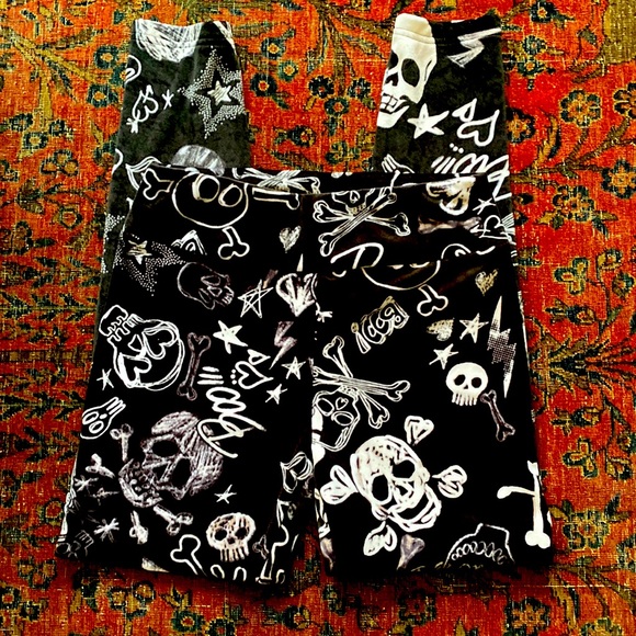 Hot Topic Pants - New skull leggings